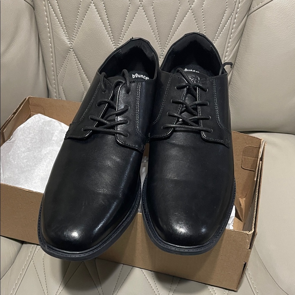Hush Puppies Men's Black Leather Lace-Up Derby - Picture 4 of 9
